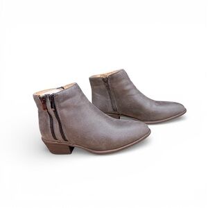 NWOB! Journee Collection Bootie Grey Faux Suede Dual Zipper Stacked Heel Size 8